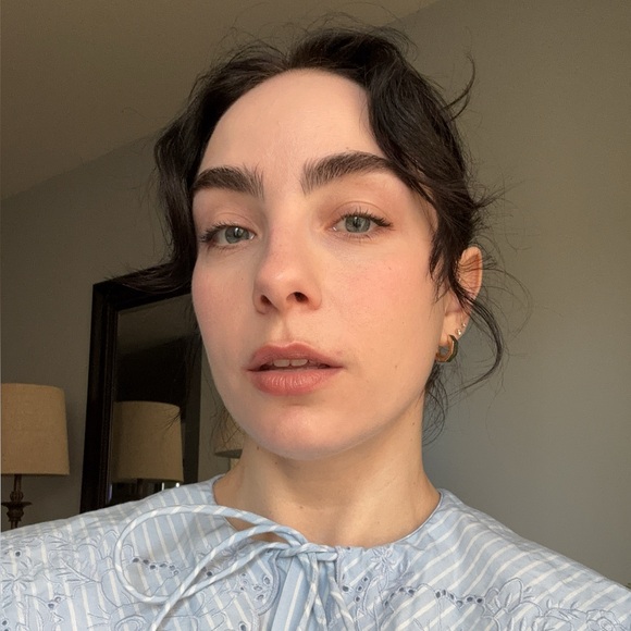 Meet your Posher, Elise - Picture 1 of 2